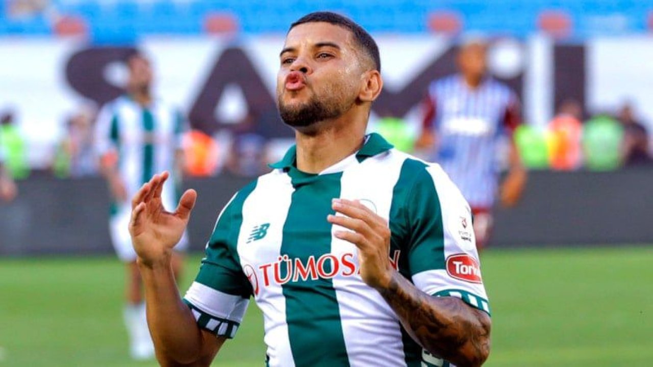 Konyaspor Pedrinho'yu gönderdi