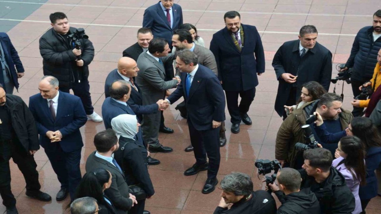 Enerji ve Tabii Kaynaklar Bakanı Bayraktar Manisa’da
