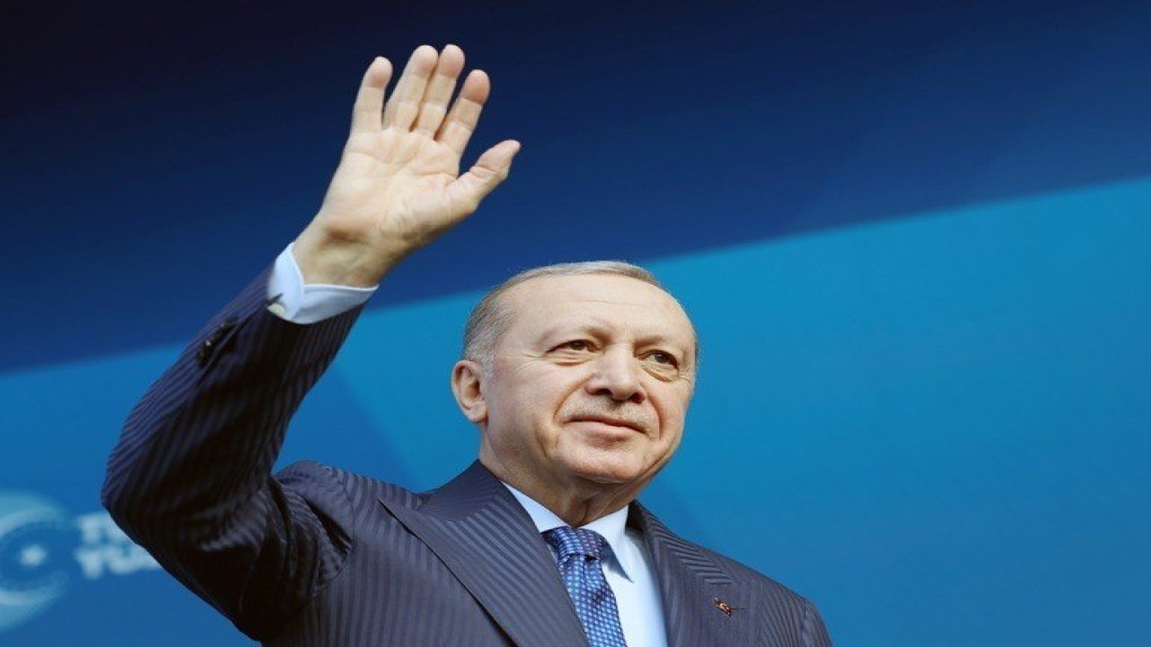 Cumhurbaşkanı Erdoğan: Bizimle laf değil eser, hizmet yarıştırın!