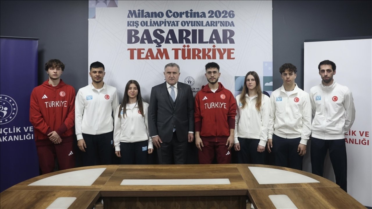 Bakan Bak'tan milli sporculara moral desteği