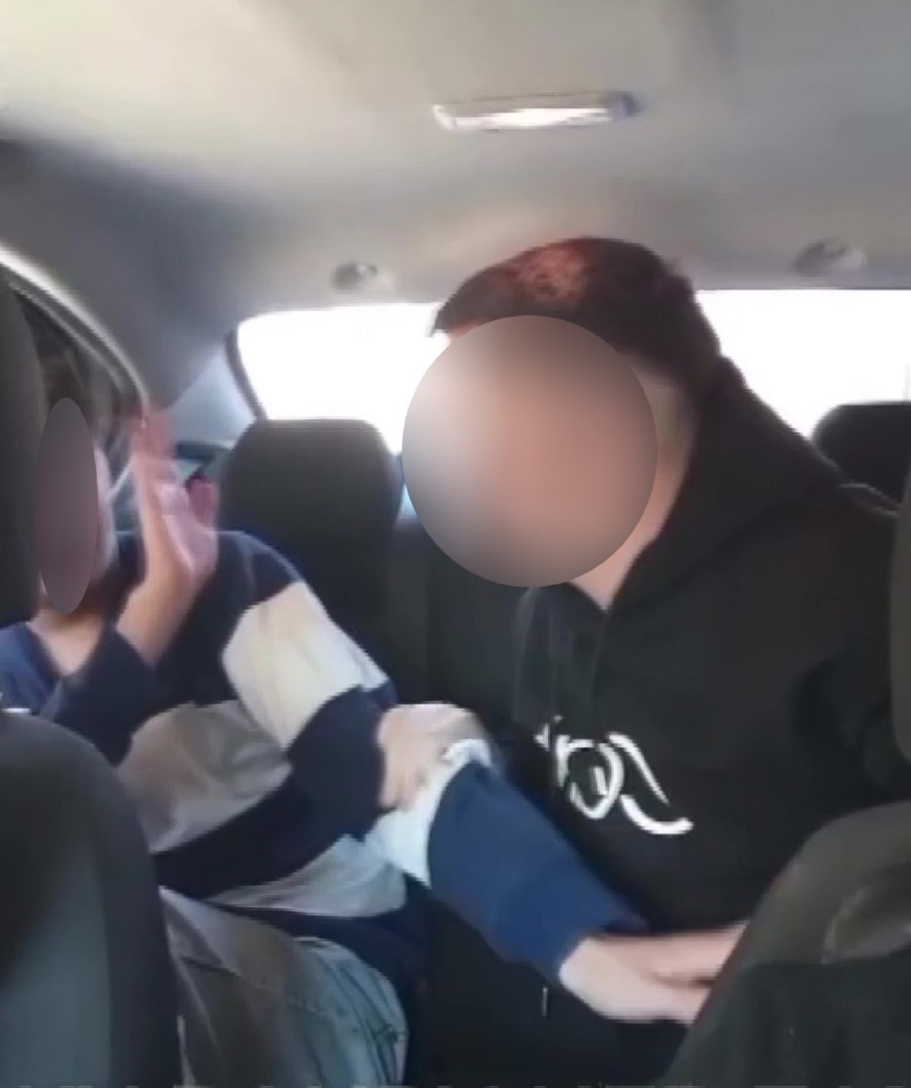 Çevrimiçi oyunda tartışma gerçek hayatta işkenceye dönüştü: Dövüp o anları kaydettiler