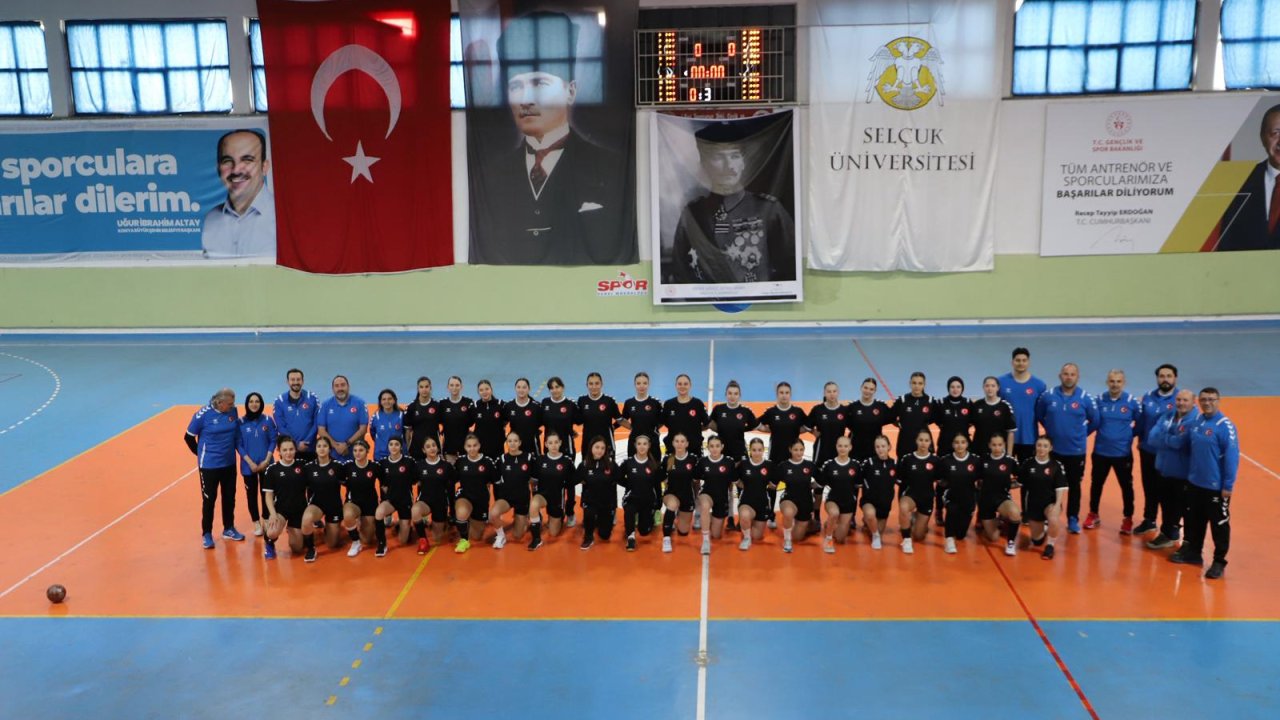 ‘2010-2011 Doğumlu Kızlar Kampı’ Konya'da yapılıyor