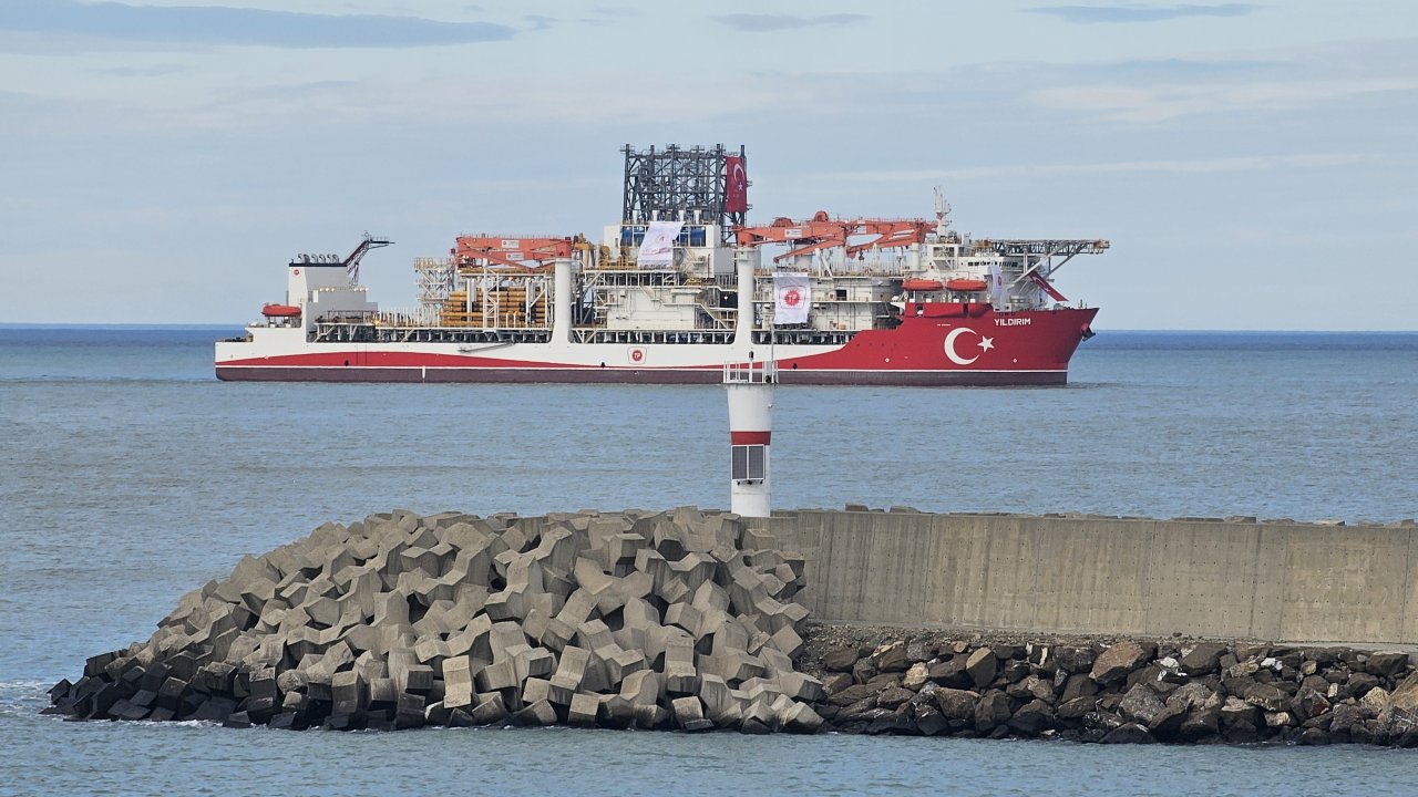 Mavi Vatan’daki enerji devi ‘Yıldırım’ Karadeniz’de ulaştı