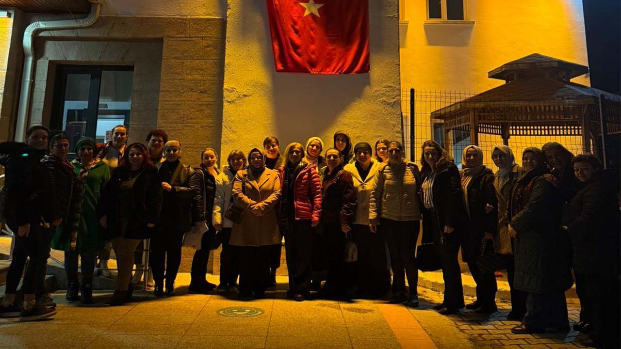 Türk Kadınlar Birliği Konya Şubesi “7 Dakika”yı izledi!