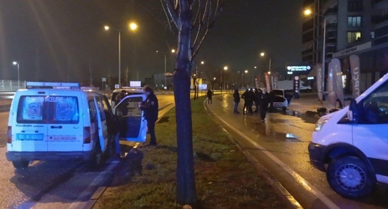 Film gibi operasyon: Pompacı kılığına girdiler, el bombası ve silah ele geçirildi!