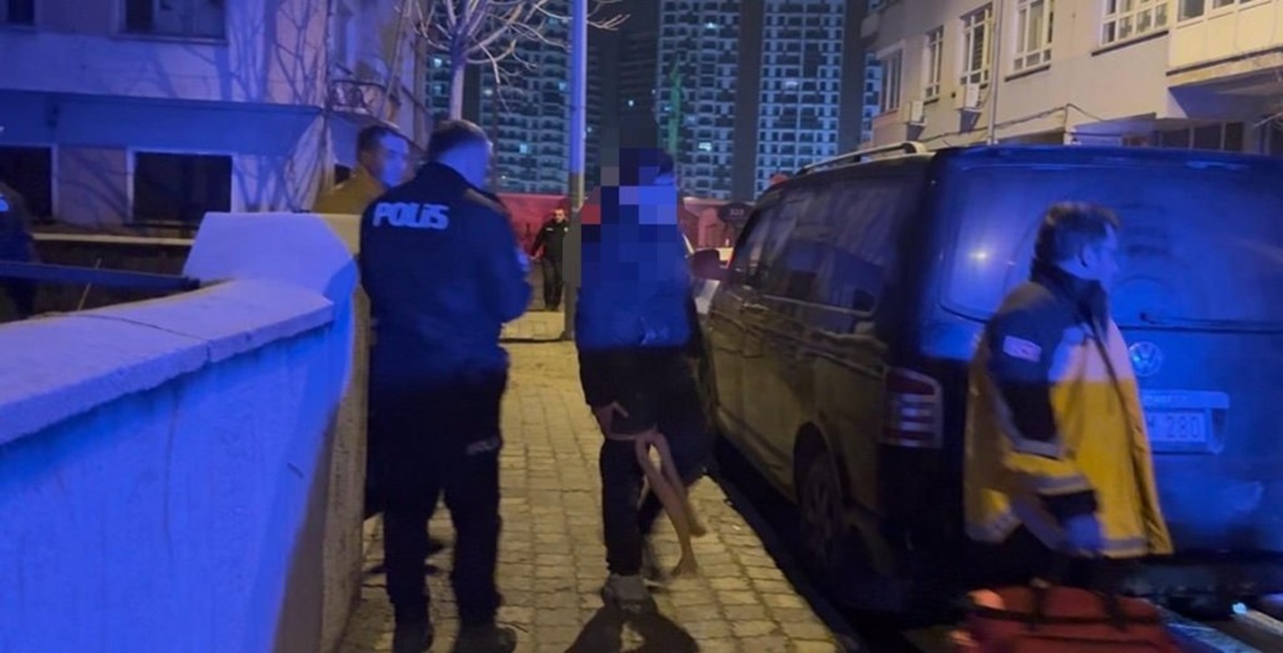 Çocuk bıçaklandı, binaya sığındı!