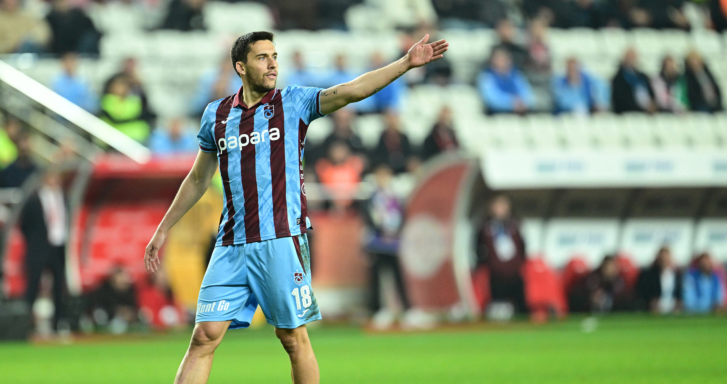 Umut Nayir, ilk maçına çıktı