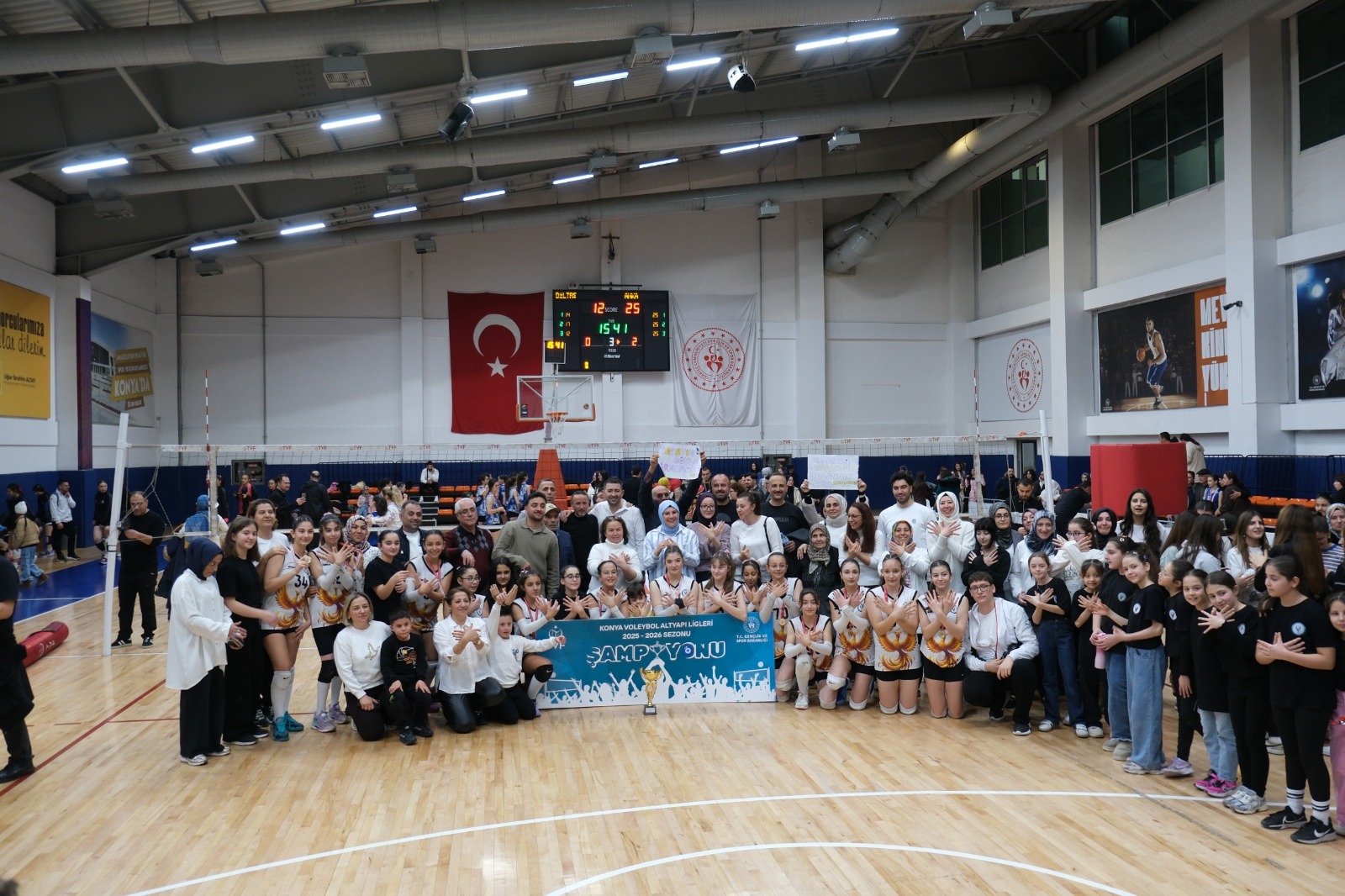 Midi Kız Voleybol Konya Şampiyonu oldu