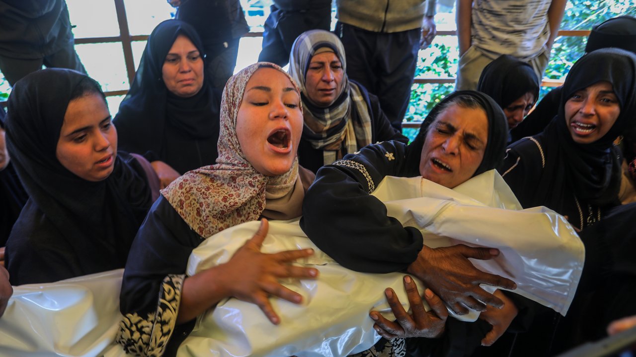 Gazze'de ateşkesi ihall eden İsrail 6 Filistinliyi öldürdü