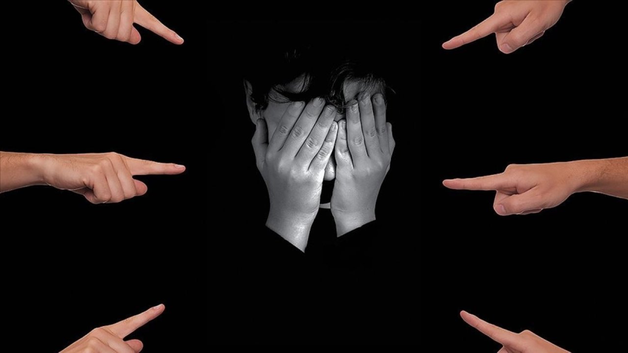 Kızlardan akranlarına zorbalık! Ortaokul öğrencilerinin önünü kesip darp ettiler