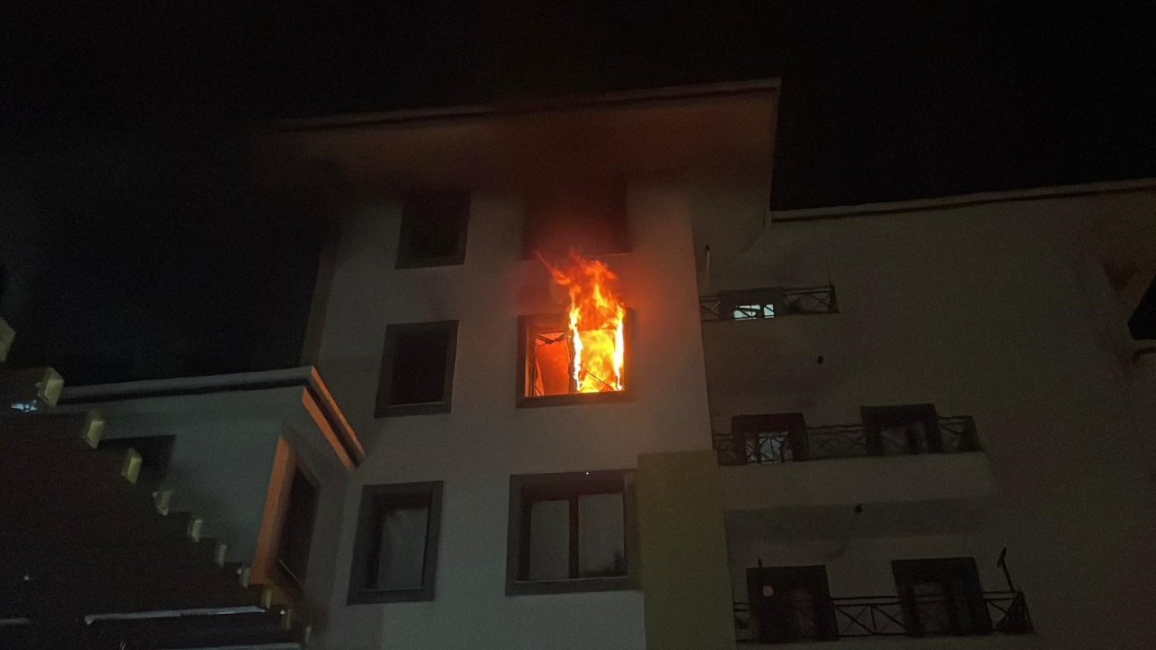 Annesine kızan genç, evi ateşe verdi, 2’si çocuk 10 kişi hastanelik oldu