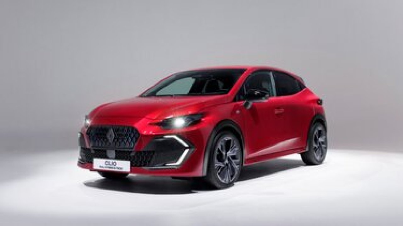 Meraklıları araştırıyor: Renault Clio 6'da detaylar belli oldu