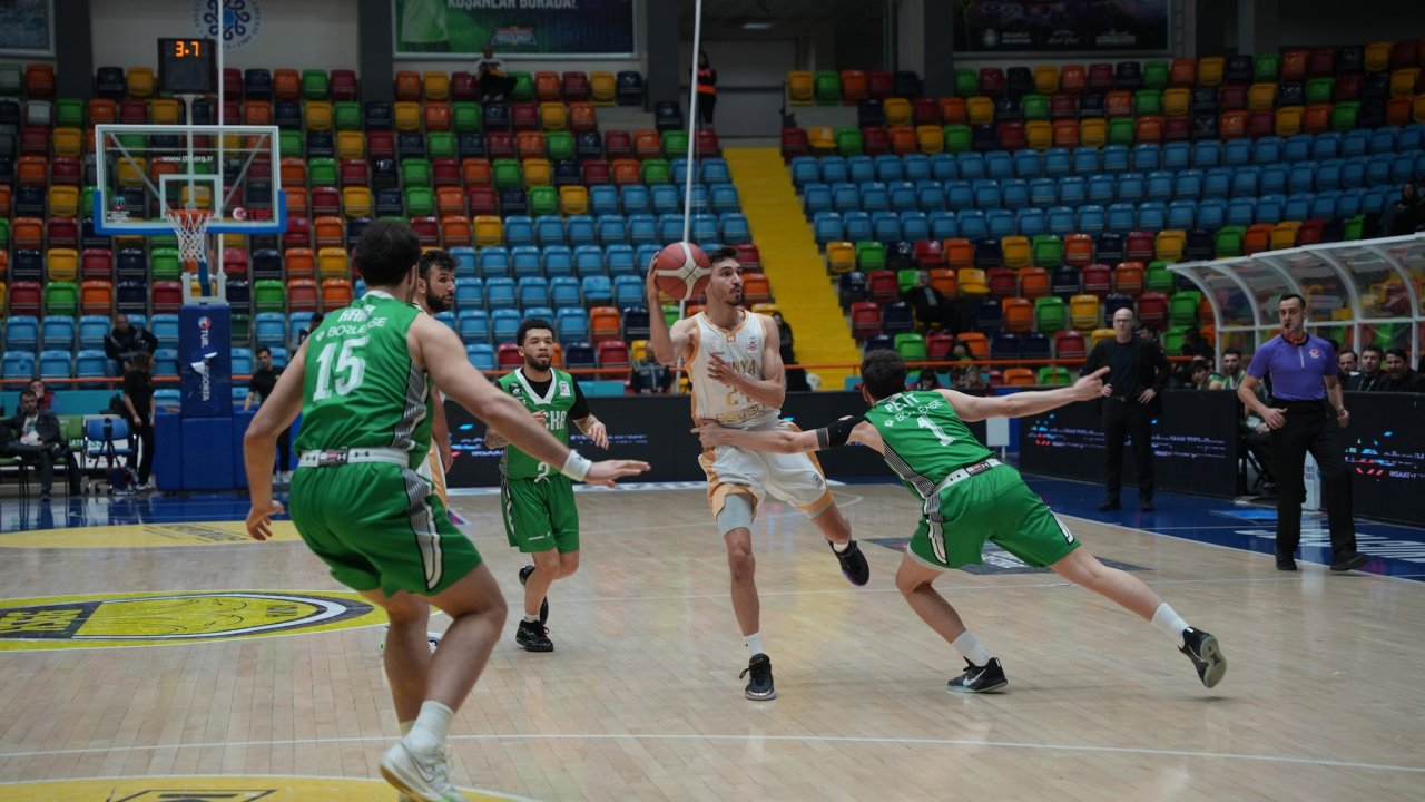 Konya Büyükşehir Basketbol farka gitti