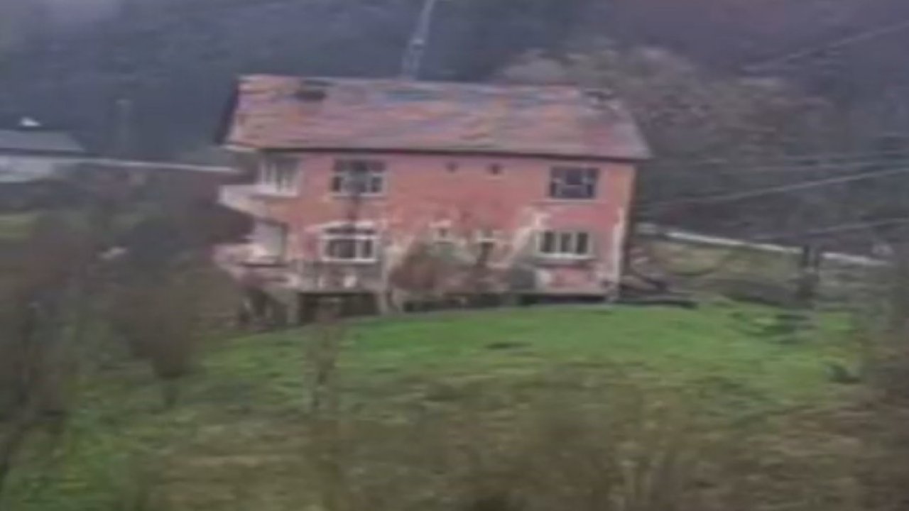 Tahliye edilmişti, saniyeler içinde çöktü! O anlar kamerada