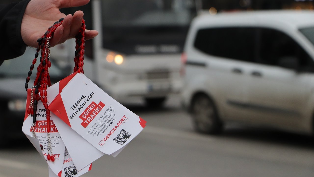 Saadet Gençliği trafik sorununa tesbihle dikkat çekti!