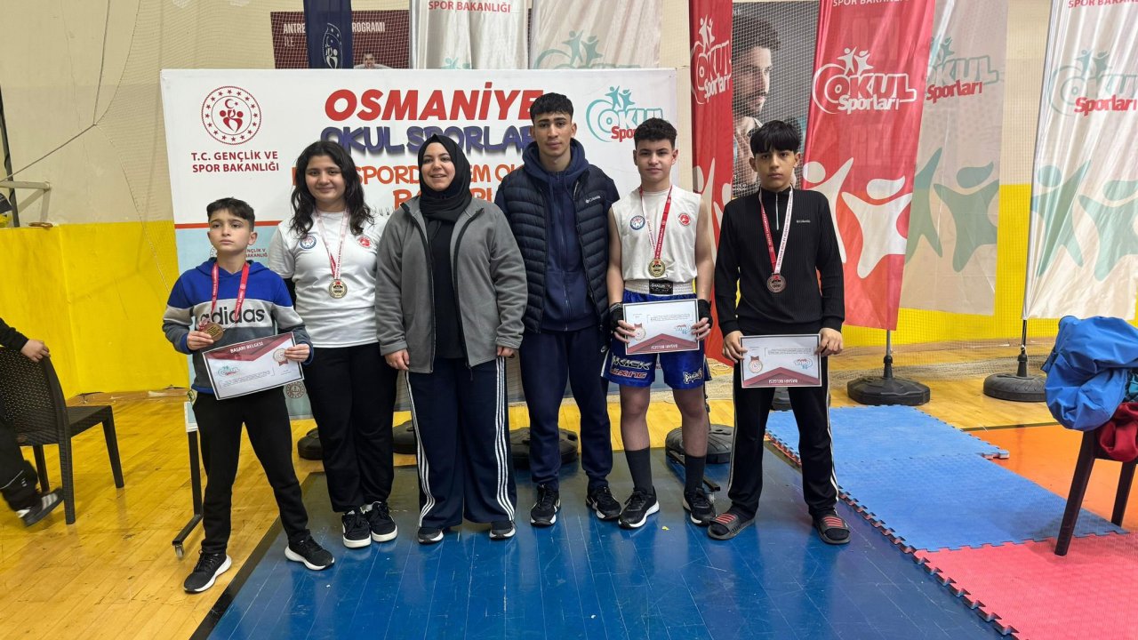 Okullar kick boksta 4 derece  geldi