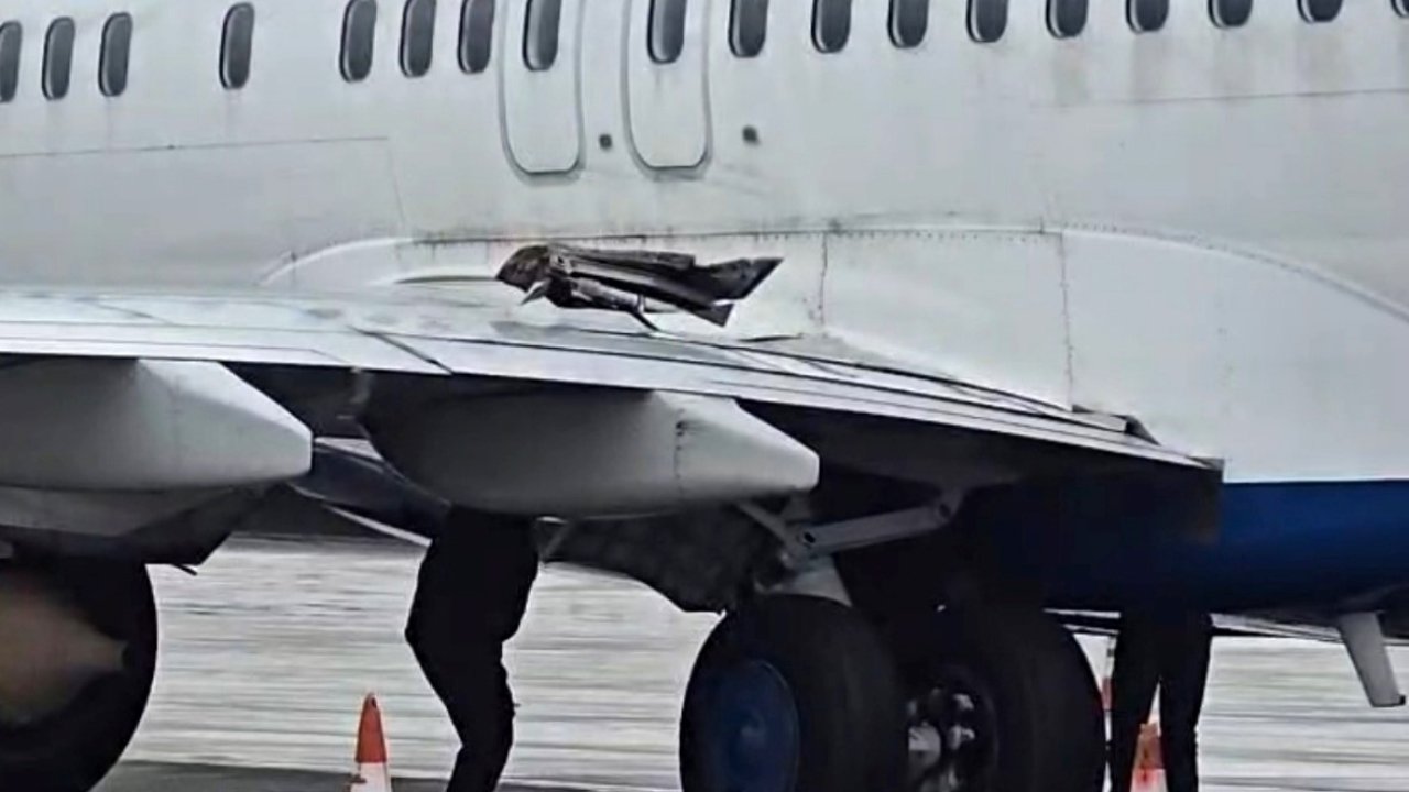 Antalya’da ilginç kaza: Uçağın tekerleği koptu!