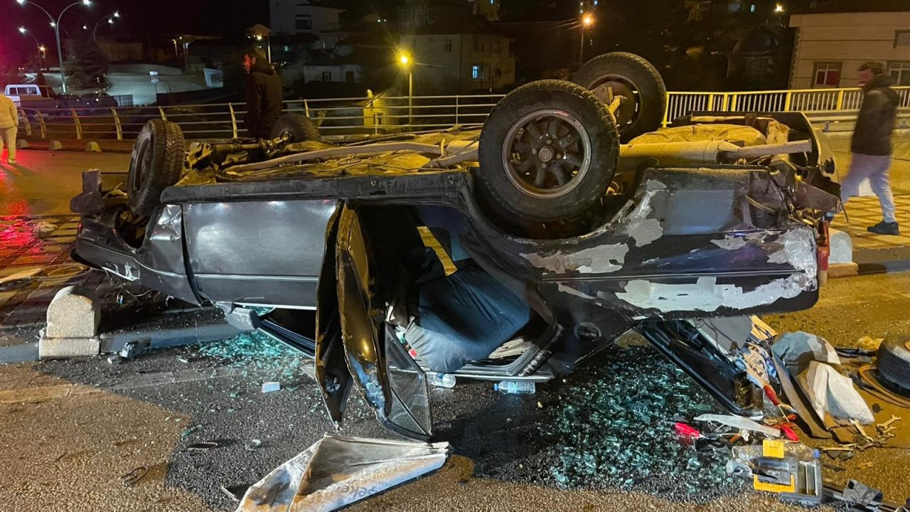 Karaman'da feci kaza! Bu araçtan  yara almadan çıktı