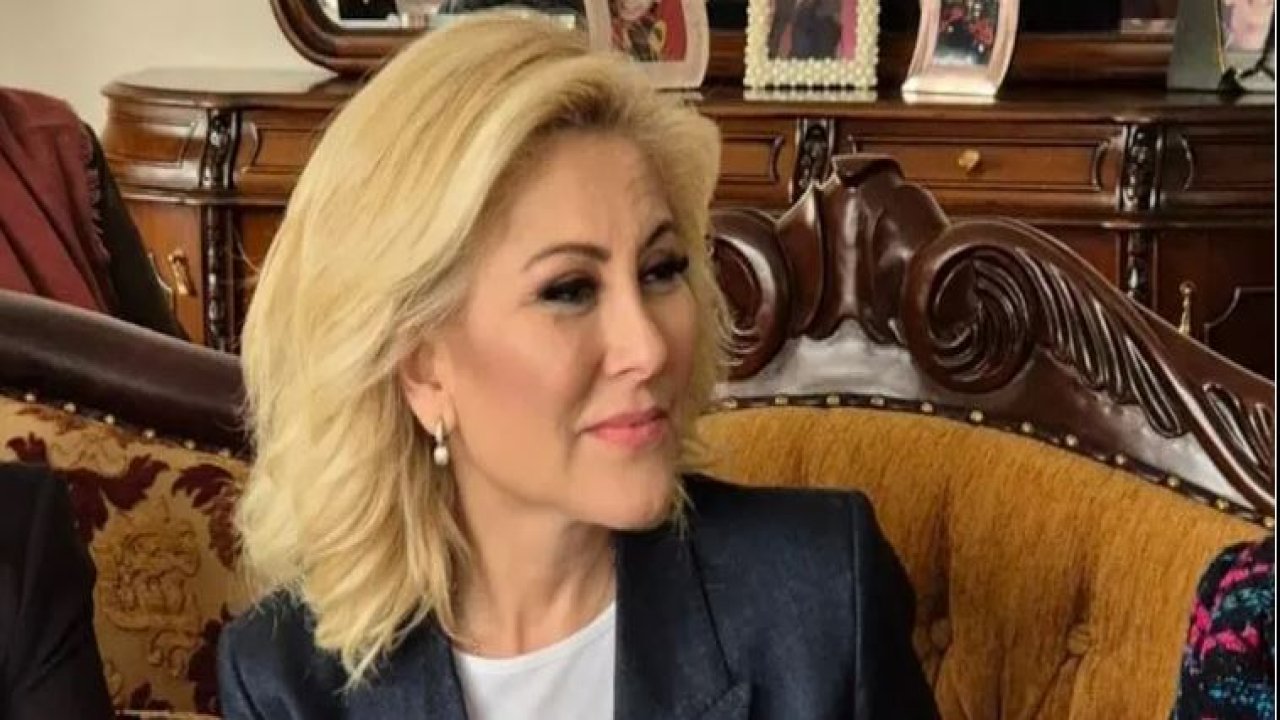AK Parti İzmir Milletvekili Şebnem Bursalı'dan sürpriz! Mutluluğa 'evet' dedi