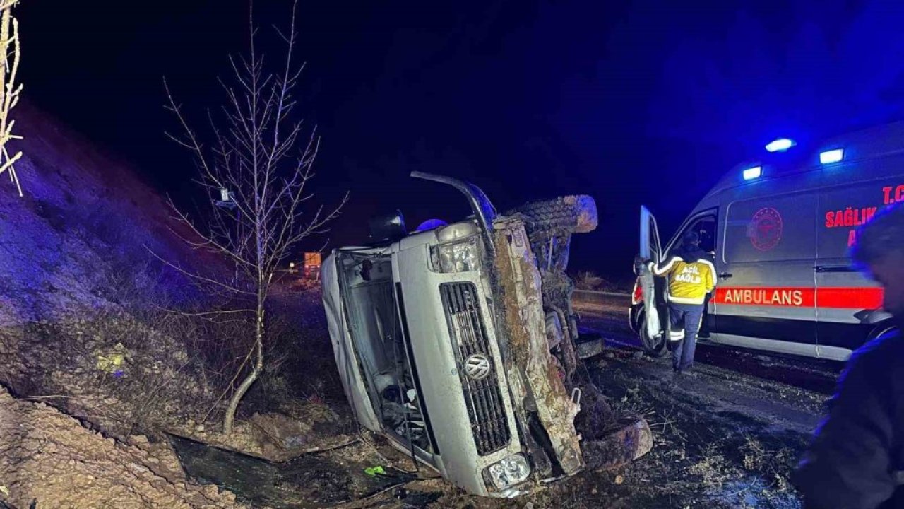 İşçi servisi şarampole devrildi: 17 yaralı