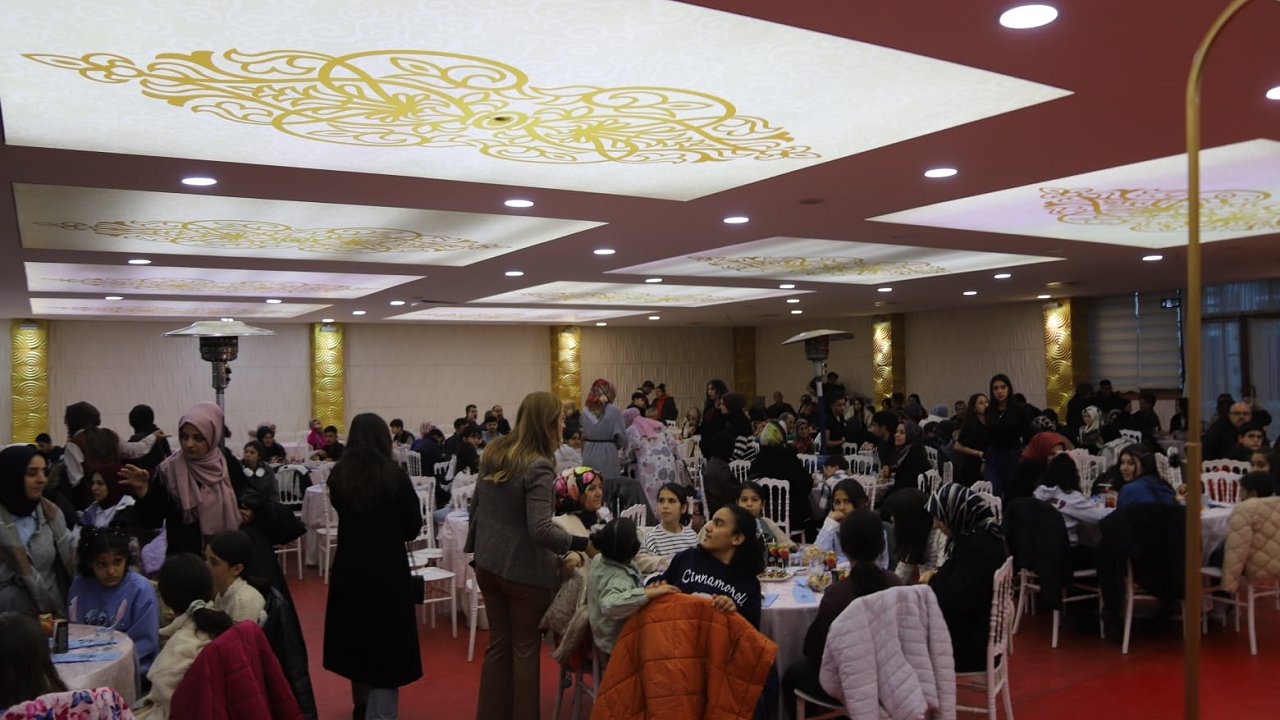 Konya'da devlet korumasındaki çocuklar ve koruyucu aileler iftarda buluştu
