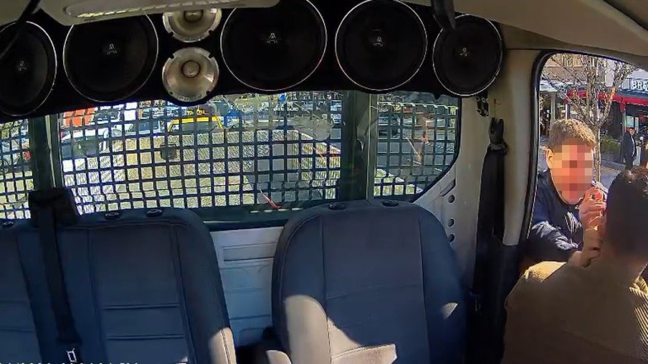 İzmir’de polis sürücüyü darp etti, o anlar saniye saniye kaydedildi