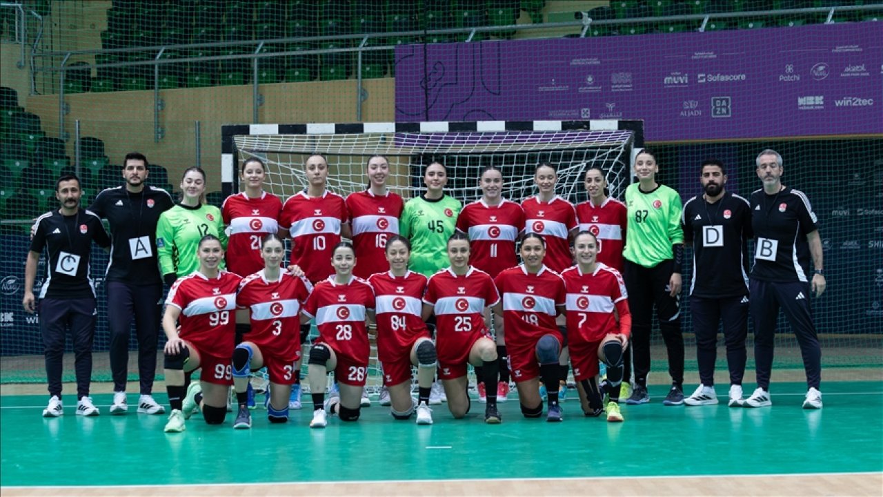 A Milli Kadın Hentbol Takımı Çekya ile karşı karşıya