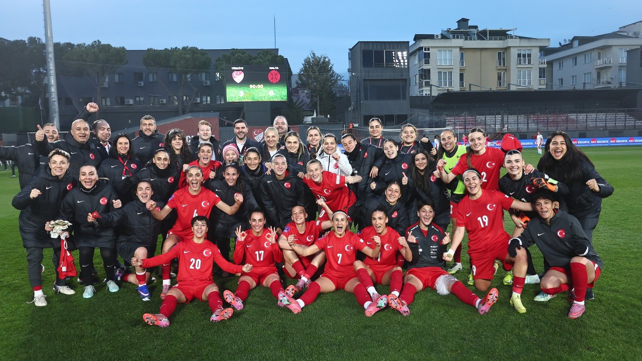 A Milli Kadın Futbol Takımı, Malta'ya patladı