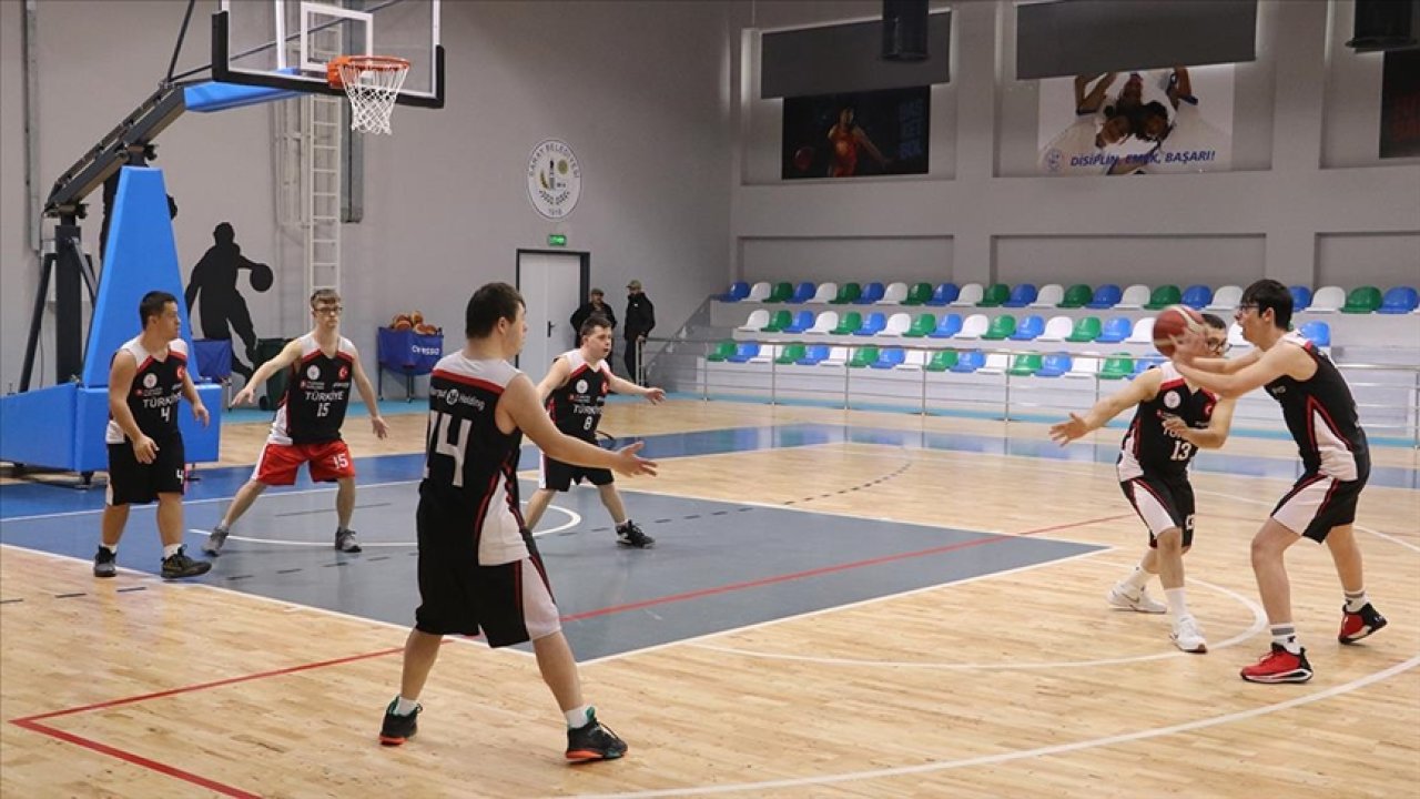 Down Sendromlular Basketbol Milli Takımı'nda hedef net