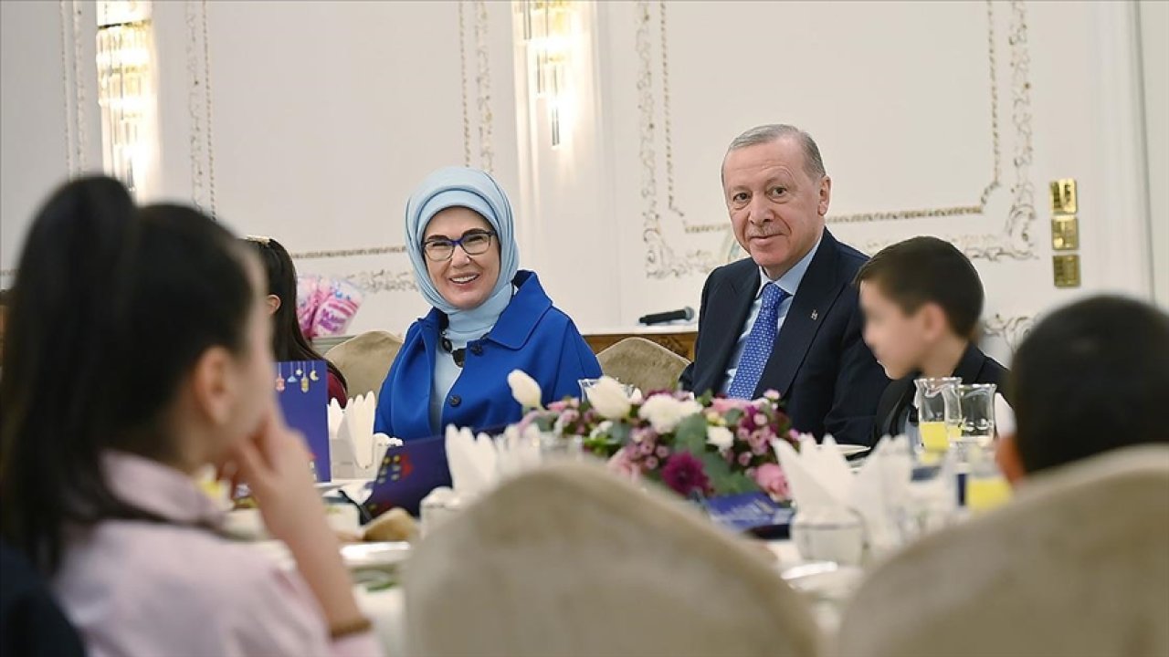 Cumhurbaşkanı Erdoğan, devlet himayesindeki çocuklarla iftarda bir araya geldi