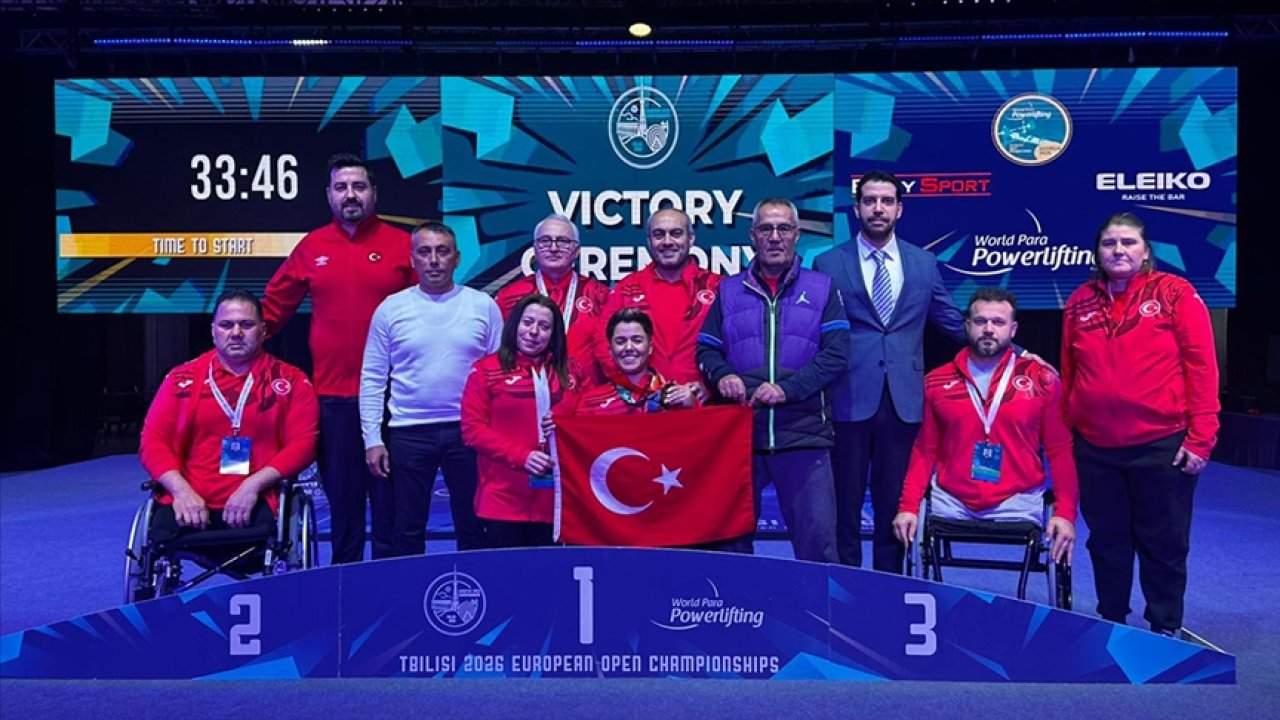 Milli para halterci Besra Duman madalyaları topladı