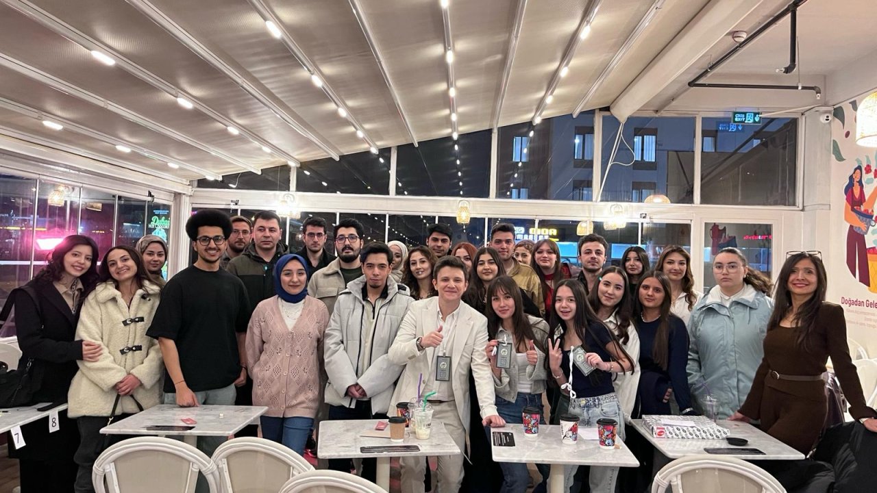 Telefonu bırak anı yaşa, Konya’da “Kaliteli Vakit” hareketi: Telefonu bırakıp sosyalleşiyorlar!