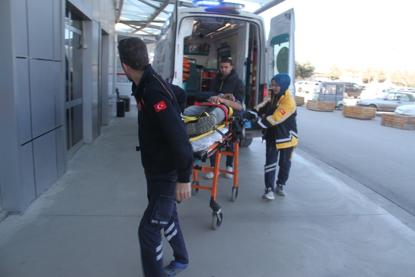 Konya’da Suriyeli işçi inşaattan düştü!