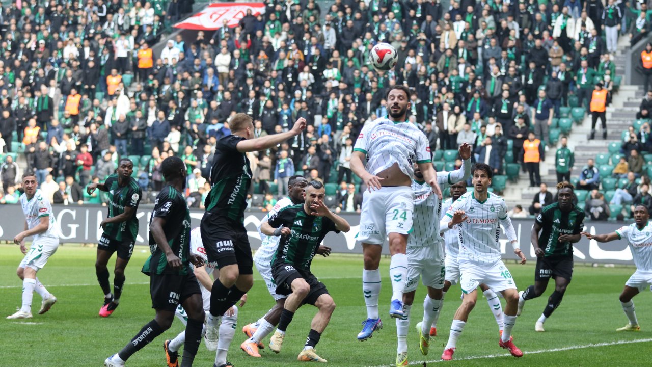 Konyaspor haftalar sonra Kocaeli’nde güldü