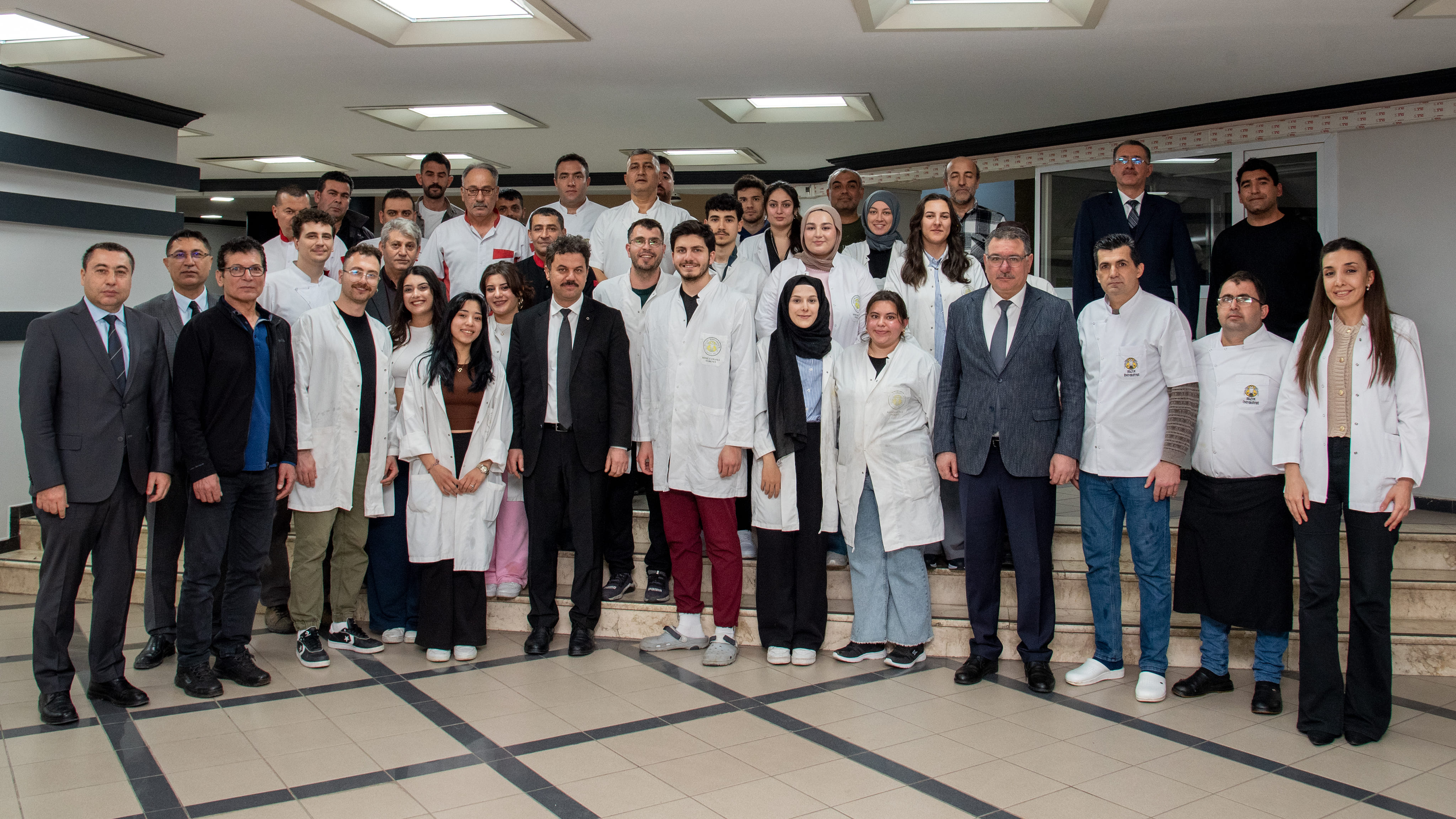 Rektör Yılmaz öğrencilerle iftar yemeğinde buluştu