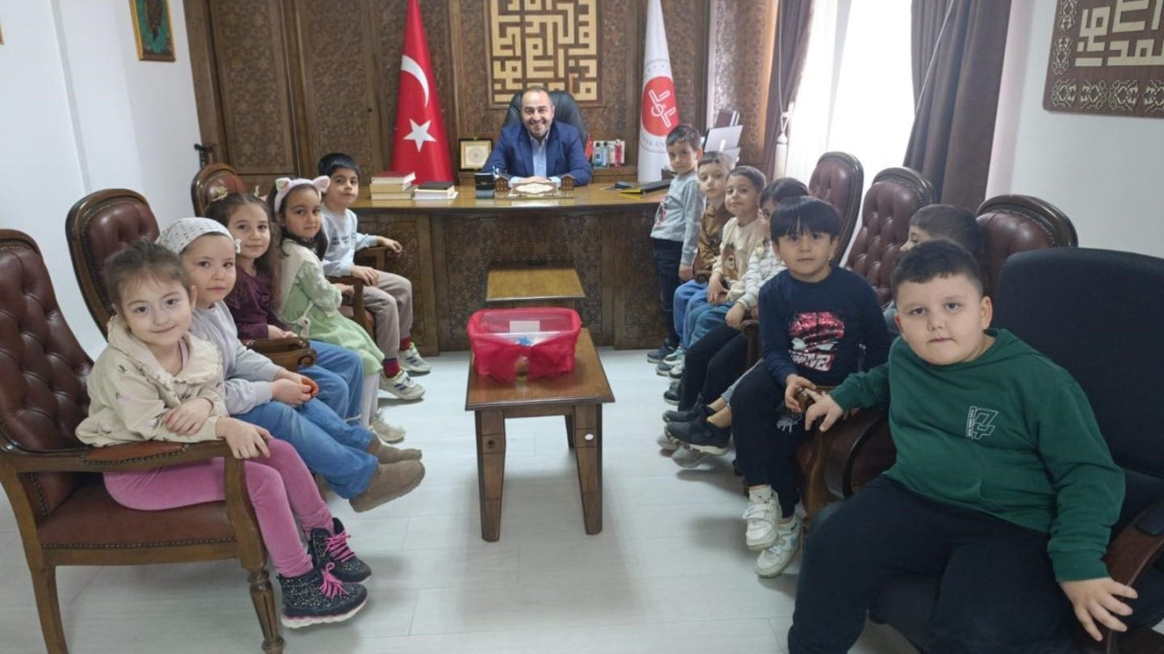 Konya çocukları kumbaralarını açtı, iyilik dağıttı