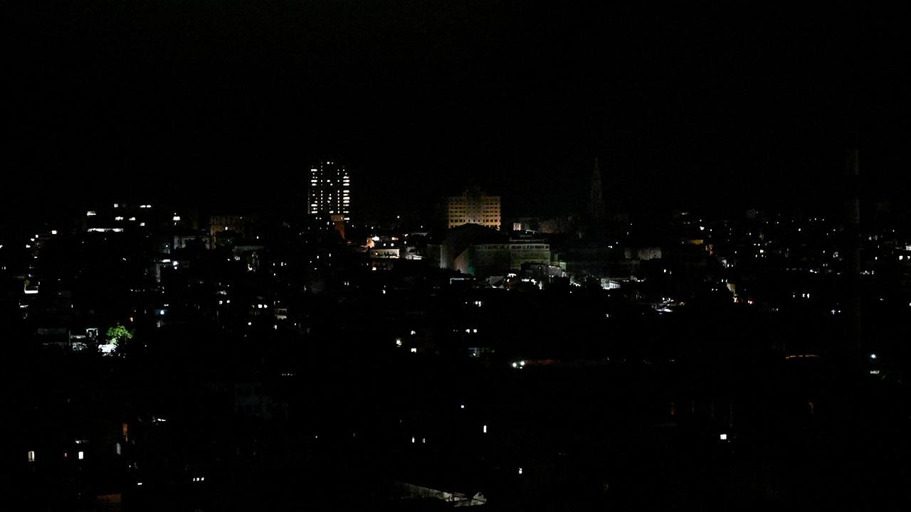 Deprem fena vurdu,Elektrikler kesildi