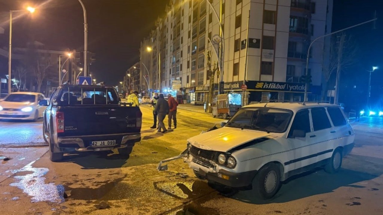Karapınar’da kamyonet ile otomobil çarpıştı