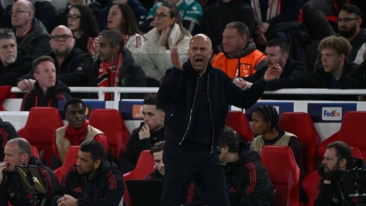 Liverpool'da Slot 'Osimhen' hakkında konuştu