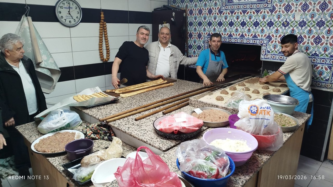 Konya’da arife geleneği bozulmadı: Etliekmek fırınlarında kuyruk oluştu
