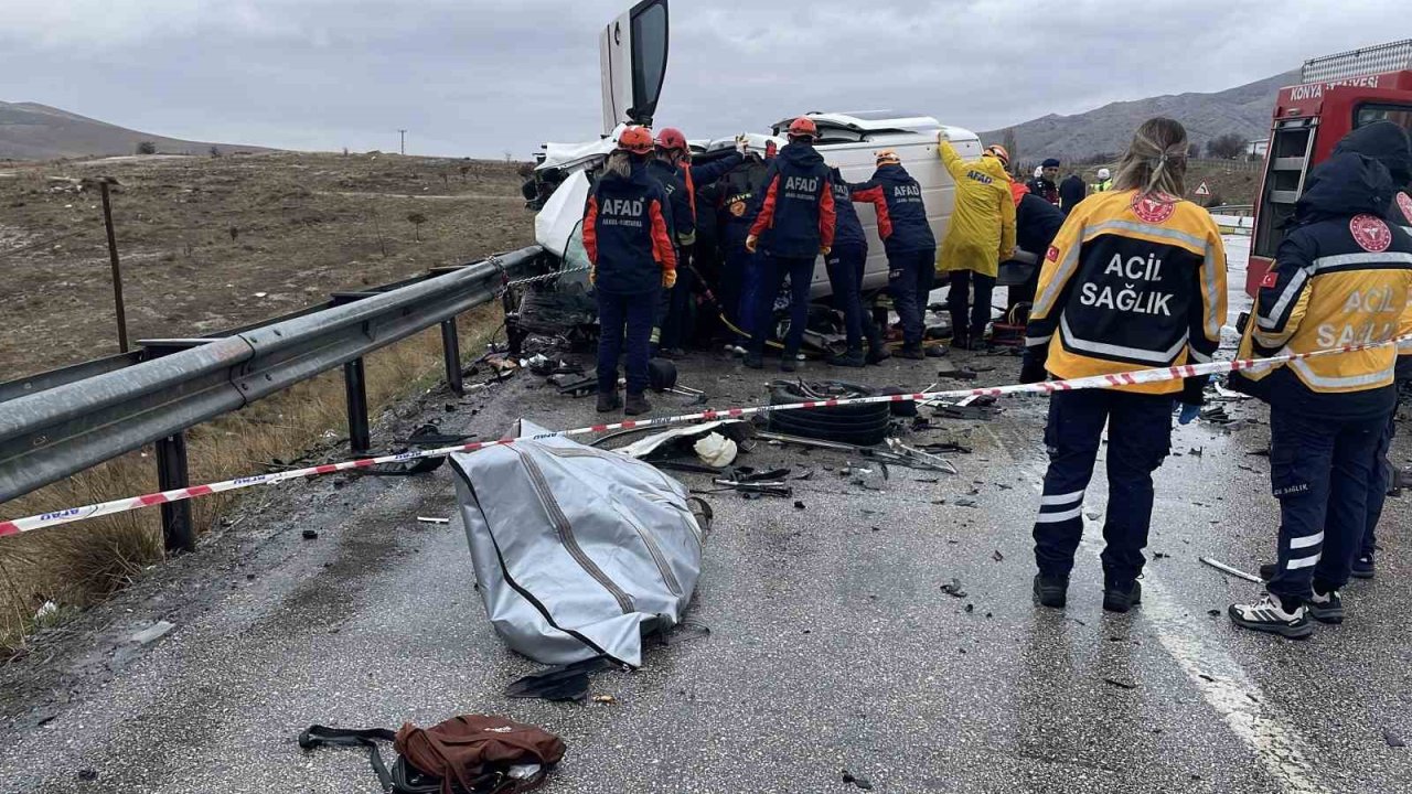 Konya’da yürek yakan kaza: Baba oğul öldü, 4 kişi yaralandı
