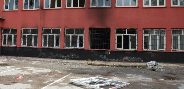 PKK 3 okulu daha kundakladı