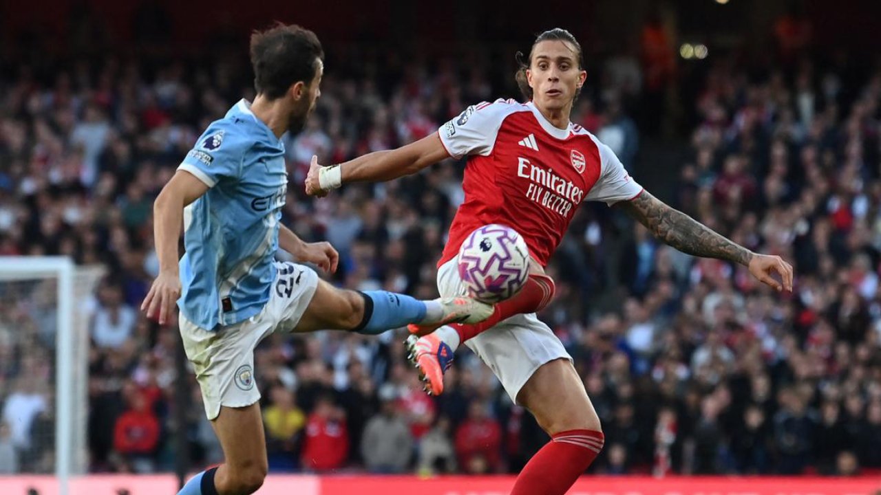 Manchester City Arsenal'i devirdi