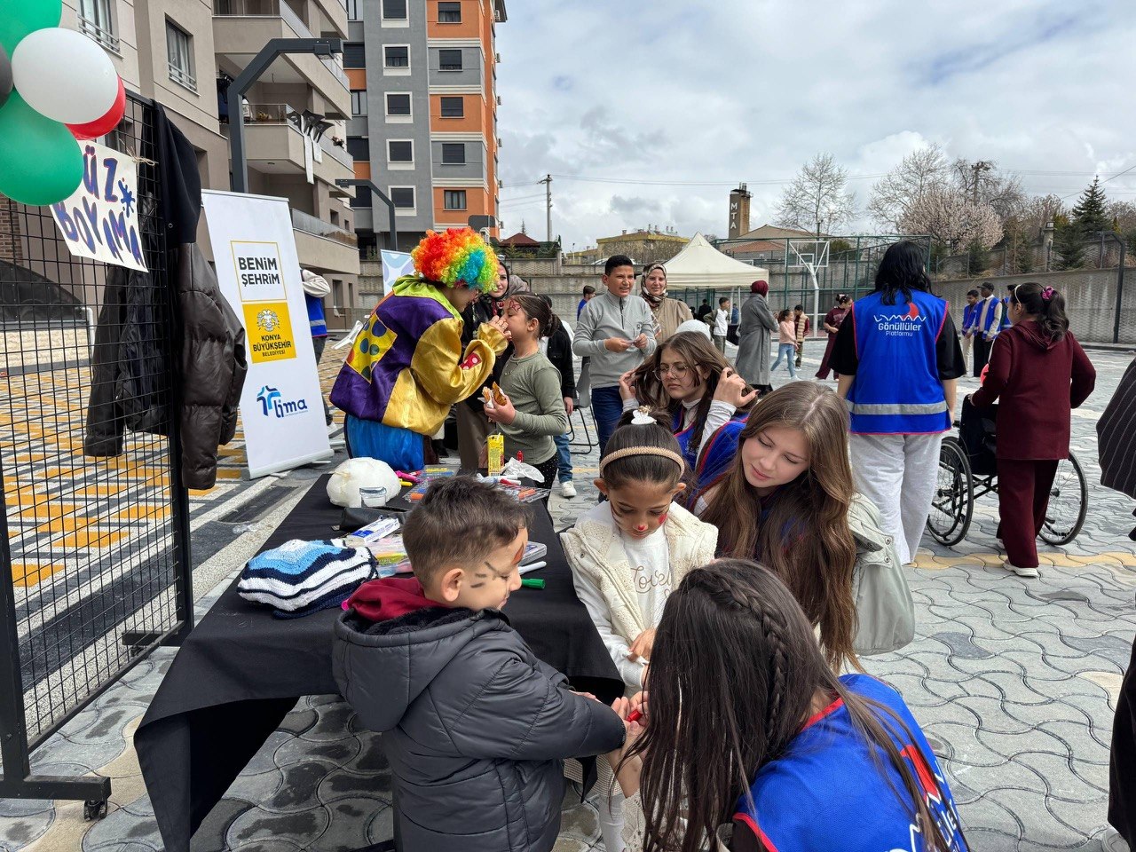 Liman Gönüllüler Platformu, Filistinli çocuklarla bayram sevincini paylaştı