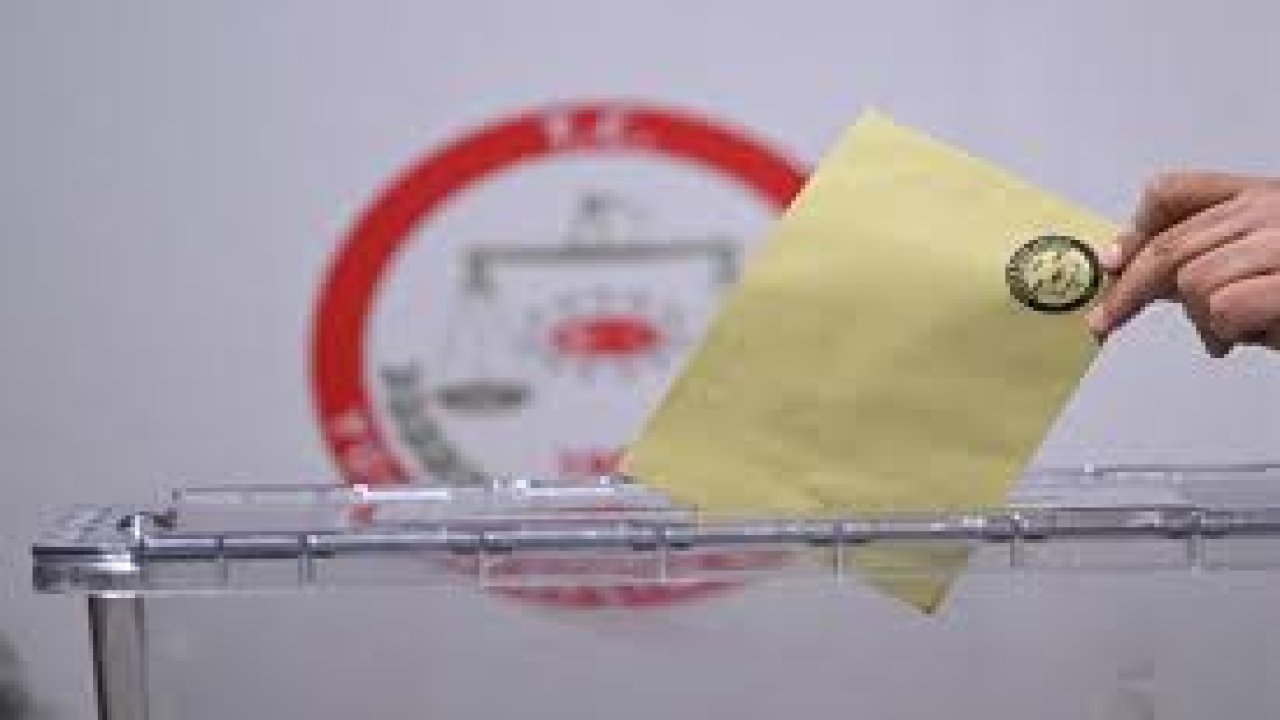 Son seçim anketi ortalığı karıştırdı: Siyasi tablo altüst oldu!