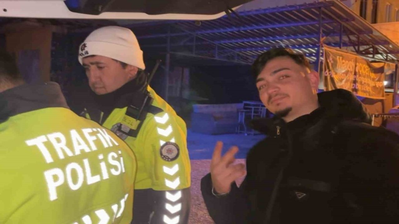 Kendisini akıllı sandı! Kaza yaptı, plakaları söküp kaçtı! Oyunu polis bozdu