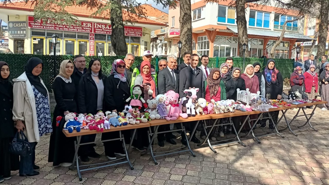 Hüyük’te el emeği, göz nuru eserler görücüye çıktı