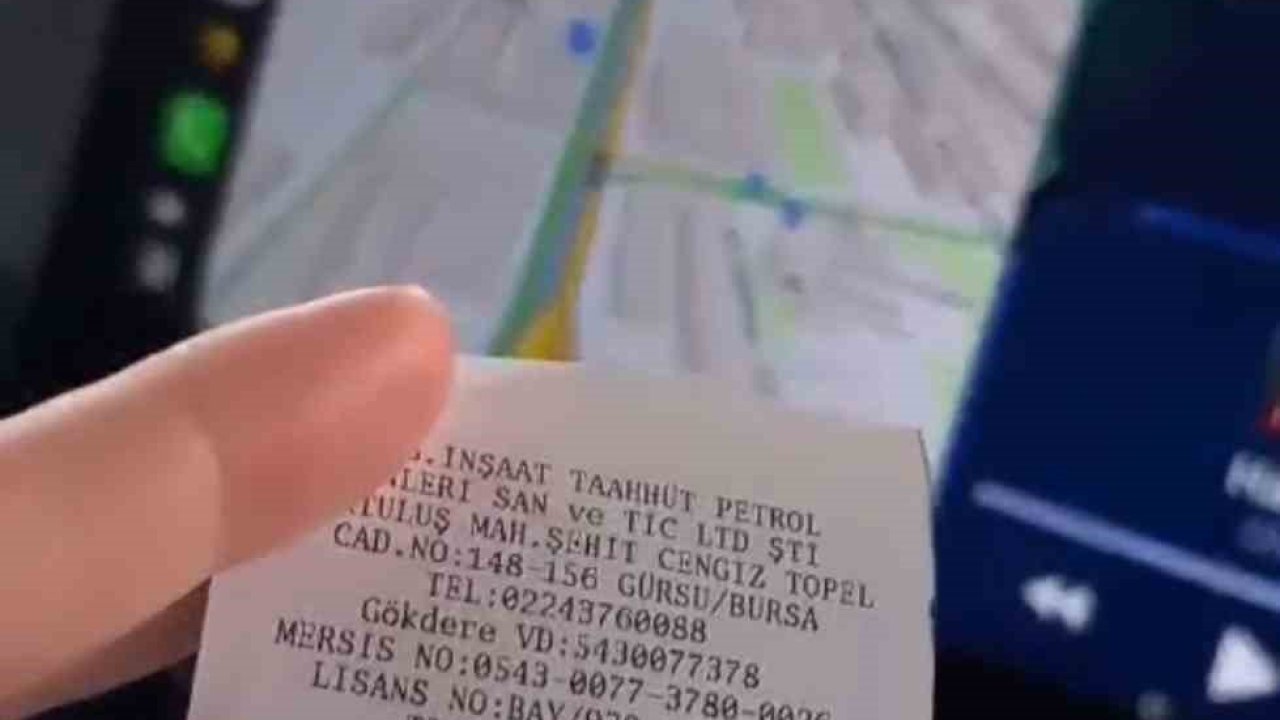 Plakayı okuyamadı, fişe "Putin" yazdı... Ruslara kahkaha attıran olay işsiz bıraktı