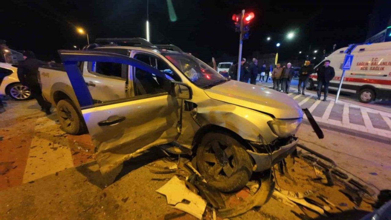 Karaman'da kaza! Ortalık savaş alanına döndü: 6 yaralı