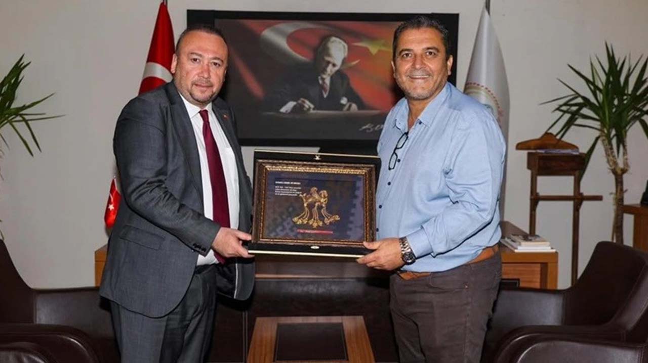 Eşme Belediye Başkanı Yılmaz Tozan gözaltına alındı